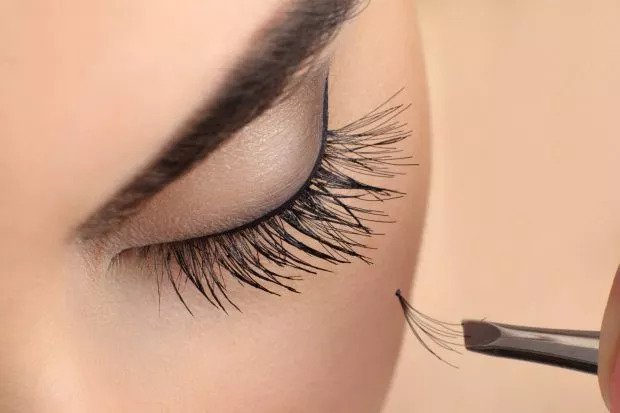 Eyelash Extension Services in Kandivali